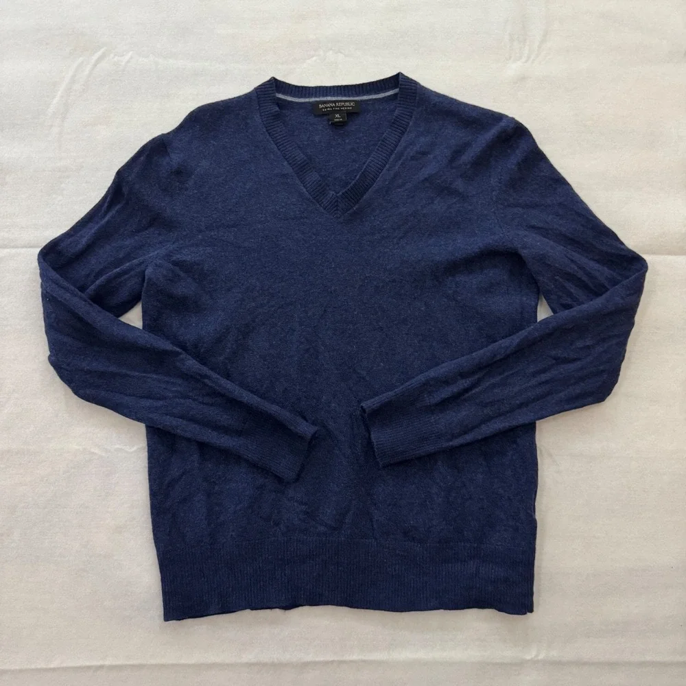 Banana Republic Mens XL Extra Fine Merino Wool V-Neck Sweater Navy Blue Cozy